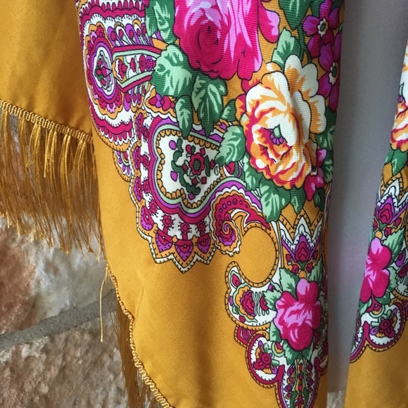 New! Stunning Ochre Floral Fringed Russian Shawl - Picture 6 of 8